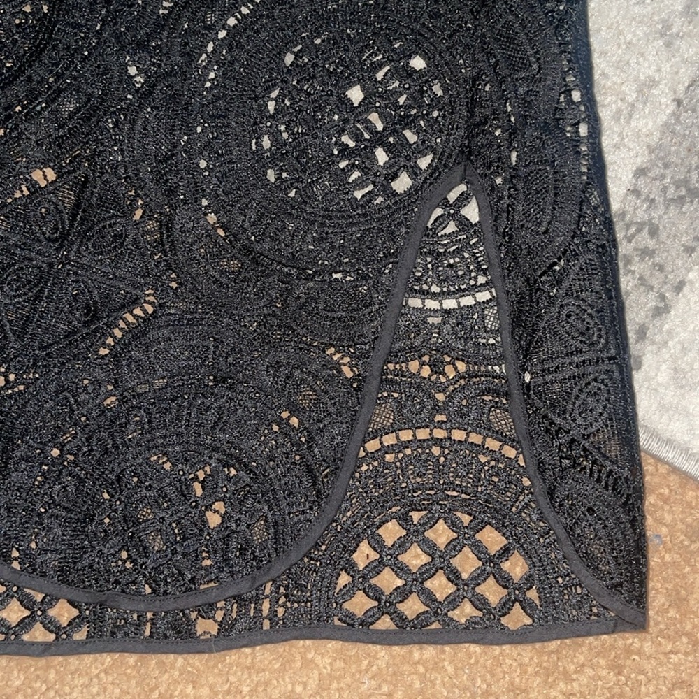 Catherine’s lace top - Picture 3 of 6